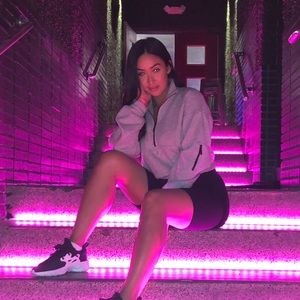 Meet your Posher, Adrina